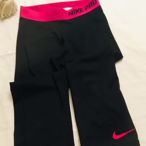 Nike Pro workout capri leggings